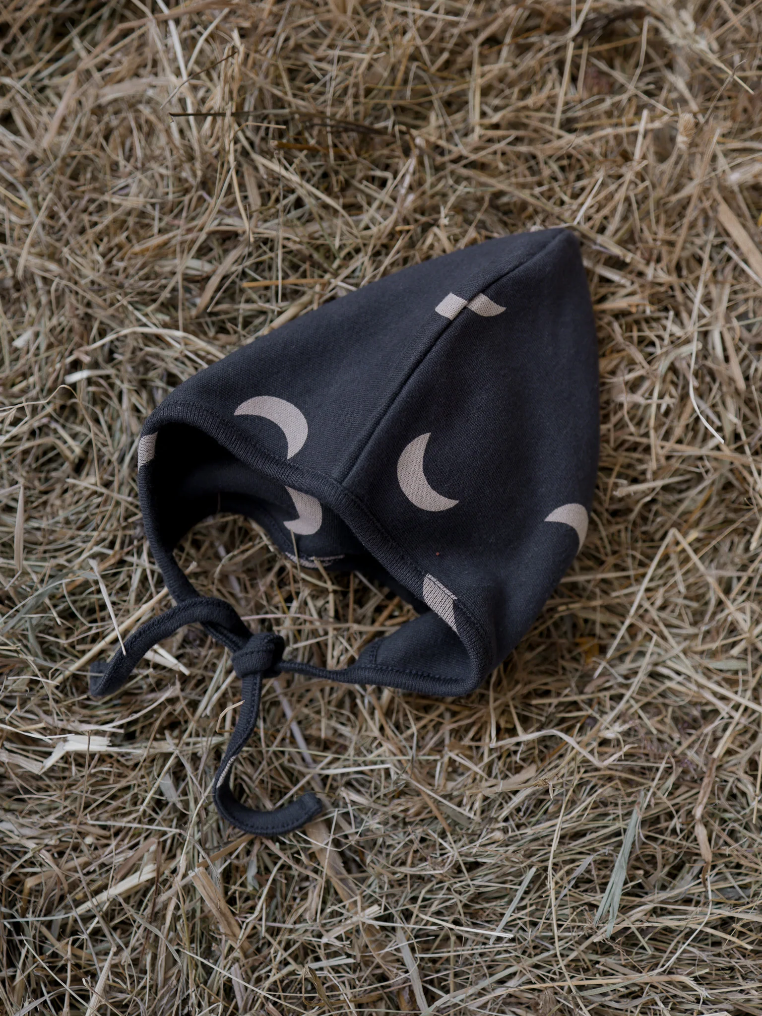 Charcoal Midnight Pixie Bonnet - Image 3