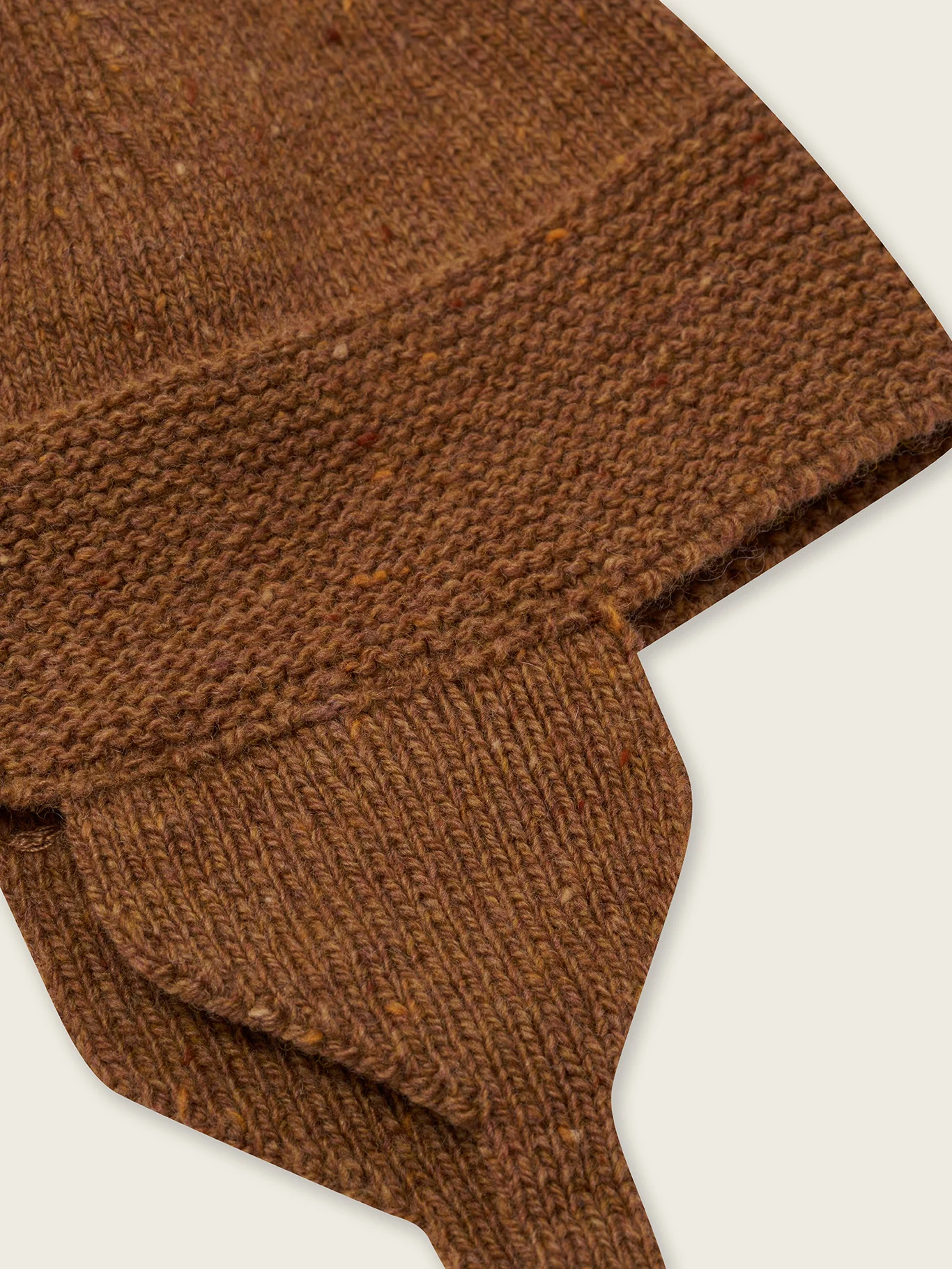 Chestnut Contrast Tassel Hat - Image 3