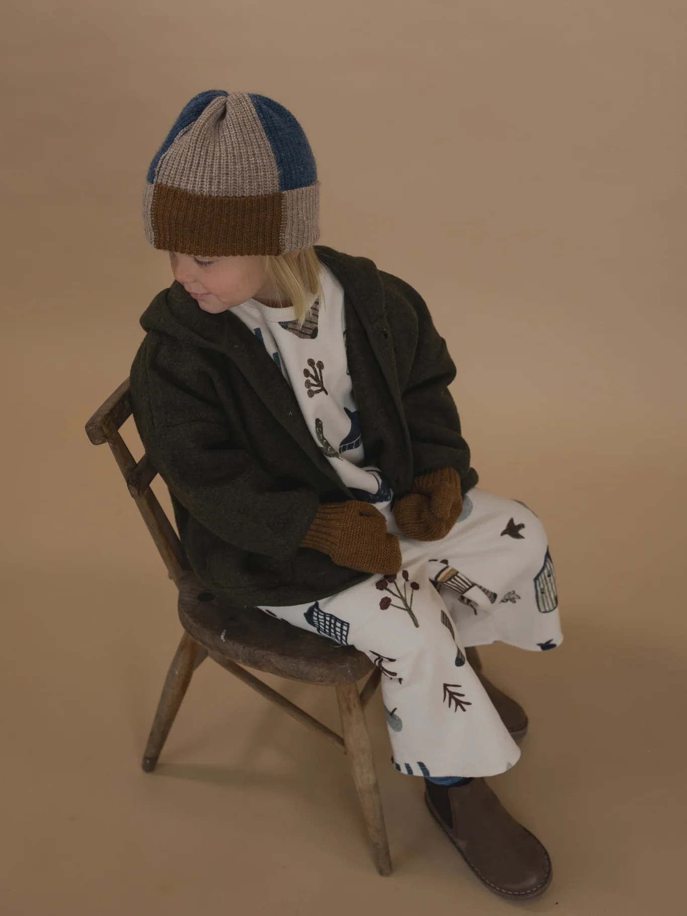 Chestnut Mittens - Image 3