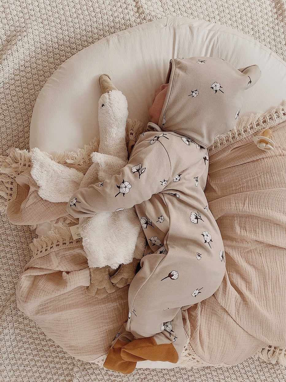 Cottonfield Suit With Contrast Feet - Image 6
