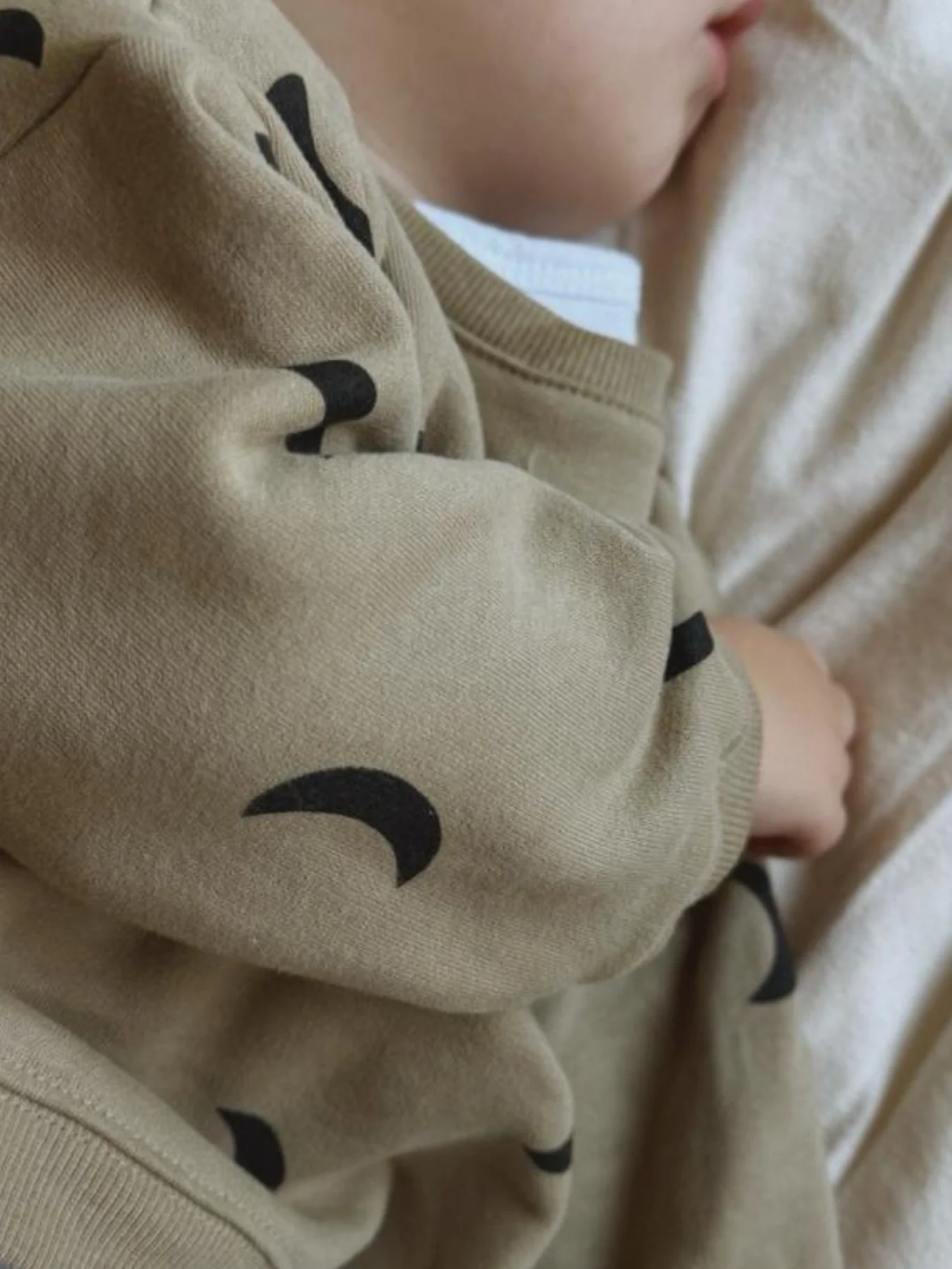 Dusky Midnight Sweatshirt - Image 4