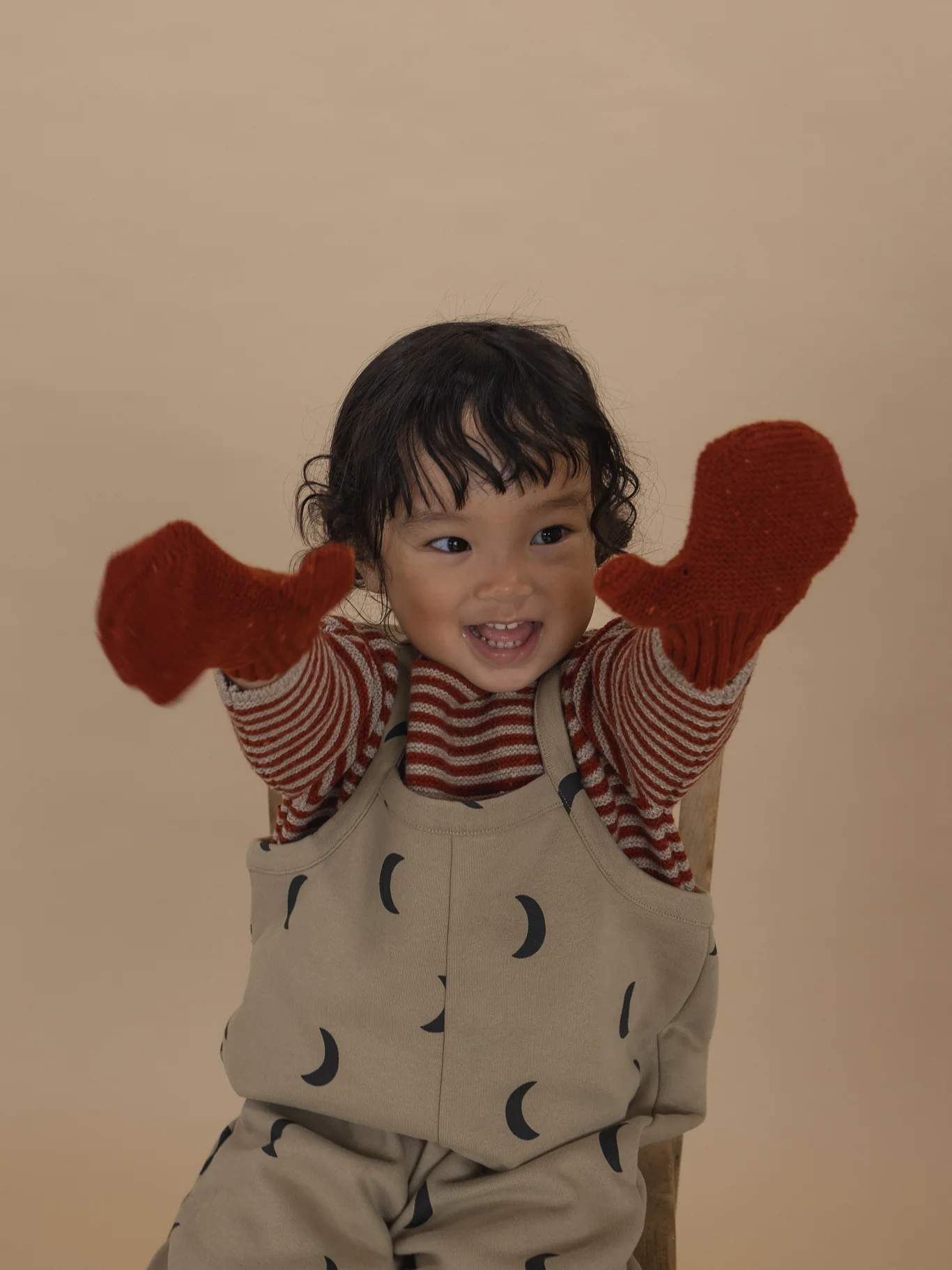 Paprika Mittens - Image 2