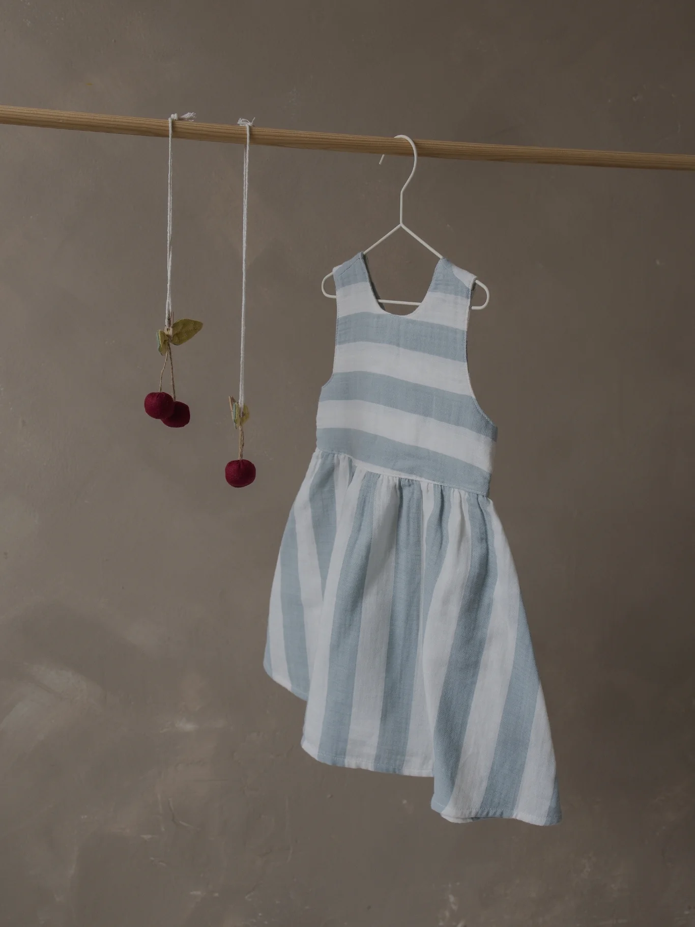 Sardine Stripes Sleeveless Dress - Image 3